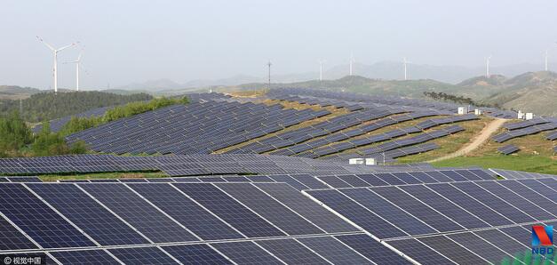 光伏企業(yè)爭(zhēng)搶分布式光伏市場(chǎng)  業(yè)內(nèi)嘆融資難變現(xiàn)難