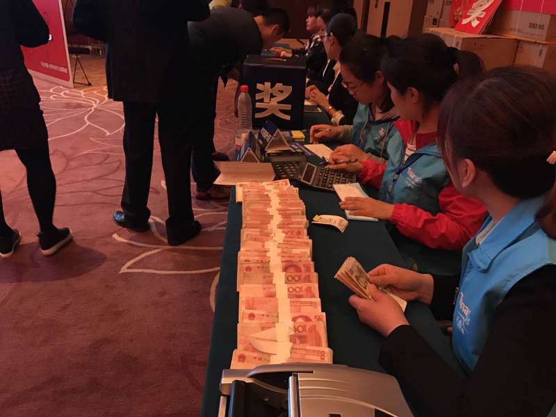 直擊天合光能千縣萬鎮(zhèn)光伏科普行濰坊站：400多人參會，成交1.9MW