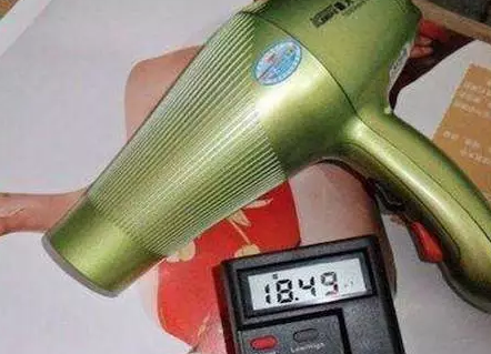 光伏電站有輻射？別自己嚇唬自己！電力設(shè)施雖有輻射不假，但離影響健康還很遠(yuǎn)