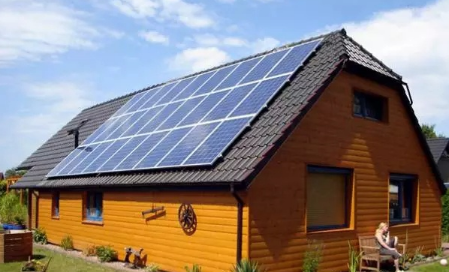 夏天光伏發(fā)電系統(tǒng)的發(fā)電量會提高？