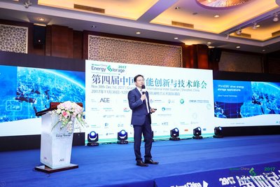 李衛(wèi)春圍繞儲能商業(yè)化實踐，就&ldquo;PV+ESS&rdquo;服務(wù)模式進行了主題演講