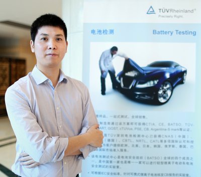 李衛(wèi)春圍繞儲能商業(yè)化實踐，就&ldquo;PV+ESS&rdquo;服務(wù)模式進行了主題演講