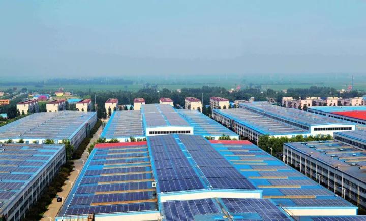 彩鋼屋頂安裝光伏發(fā)電站，重點(diǎn)注意事項(xiàng)