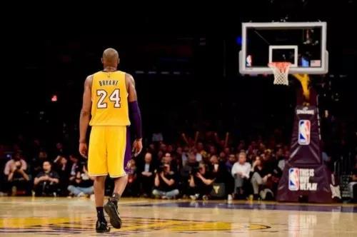 剛剛，科比球衣在屋頂光伏電站下退役！