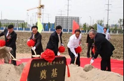 施正榮：僅以此文悼念我的師兄、朋友和同事Stuart Wenham 教授