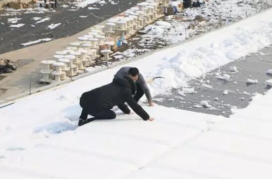 1MW屋頂光伏電站如何除雪？這個業(yè)主的建議真好！