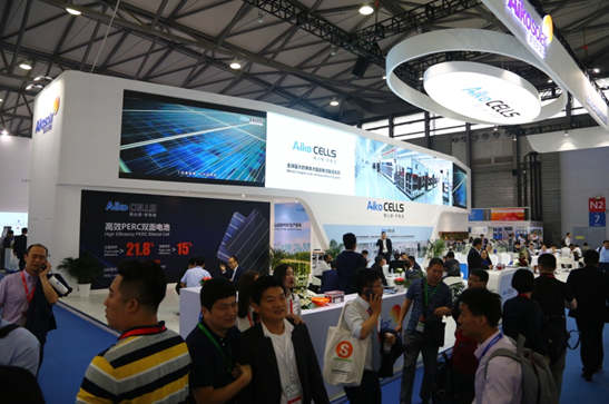 愛旭半片、疊片電池助力平價(jià)上網(wǎng)