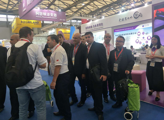 看后起之秀如何征服SNEC展會，阿瑟頓震撼全場