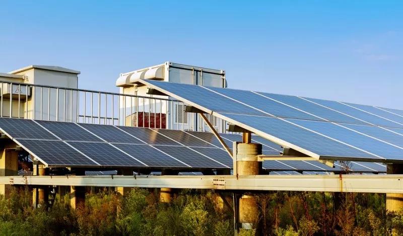 光伏逆變器太燙手？你需要給它散散熱了！