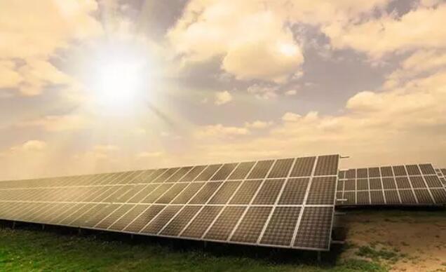 &ldquo;5&middot;31&rdquo;光伏新政后 一邊是經(jīng)銷商選擇離場(chǎng) 一邊卻是光伏巨頭繼續(xù)擴(kuò)產(chǎn)！