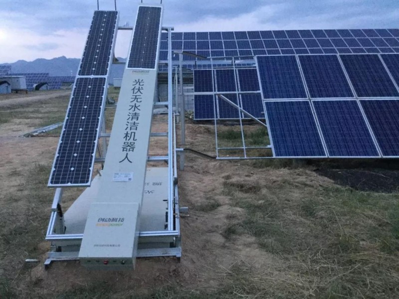 光伏電站組件清洗：人工一小時，他只要一分鐘？