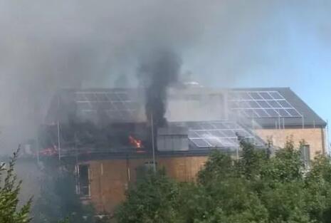 炎熱夏天光伏電站做好維護能有效避免火災、熱斑、組件失效！