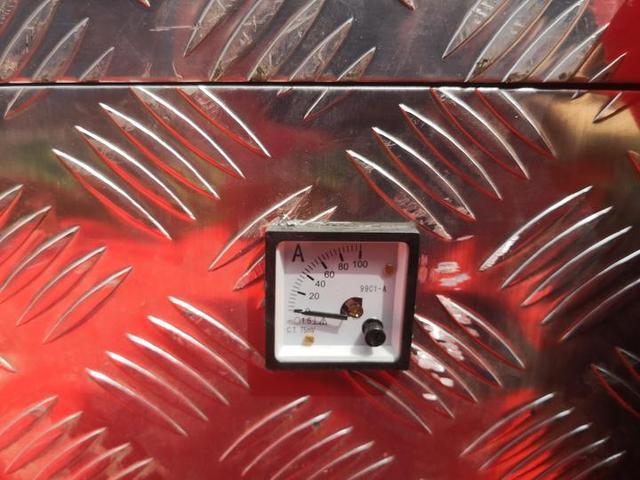 太陽能發(fā)電 為電動(dòng)車無線充電 紹興建成&ldquo;超級(jí)道路&rdquo;